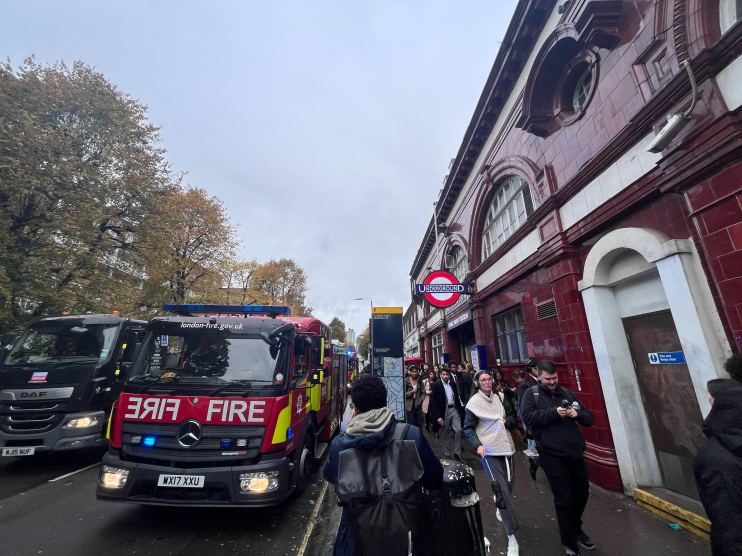 Photo taken by CityAM of a fire engine outside Chalk Farm station this morning. The fire alert has caused delays on the rest of the line.