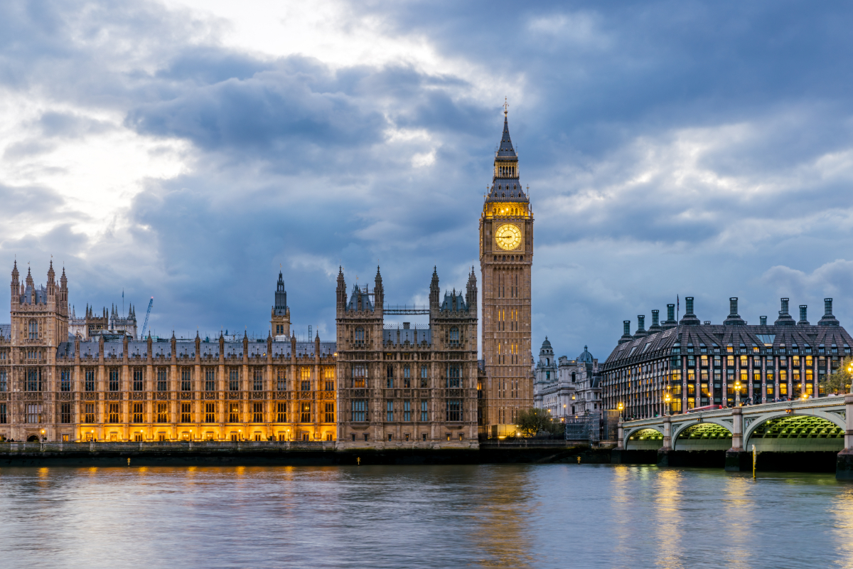 UK economy stuck in 'slow lane' as business investment to slump